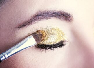 10-irresistible-makeup-hacks-you-have-never-seen-before-2