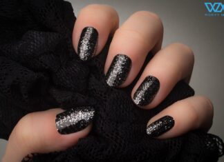 Know how to master the art of applying the glitter nailpolish.