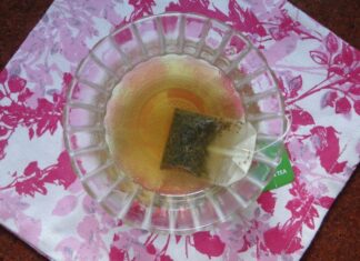 7 Weird Things Your Eyebrows Say About Your Personality Green Tea Ice Cubes to Get Rid of Pimples Fast1
