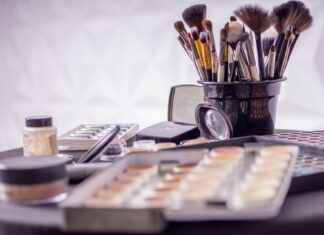 7 Makeup Secrets Professional Makeup Artists Swear By