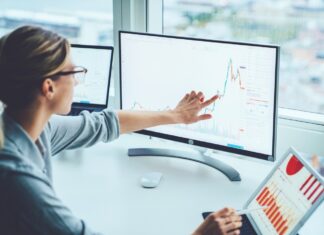 Which Industries Have Benefitted By Technology 2021 Marketing Tech Trends - businessnewsdaily.com