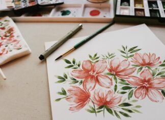 The 6 steps to turn your hobby into a profession! red petaled flower painting