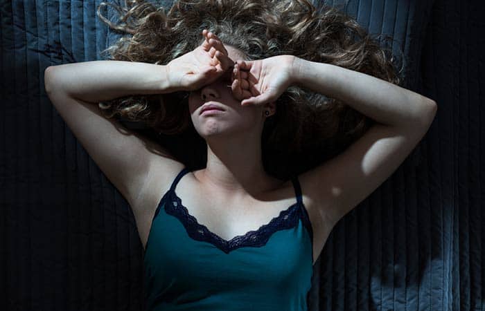 Why do you wake up in the middle of the night explained