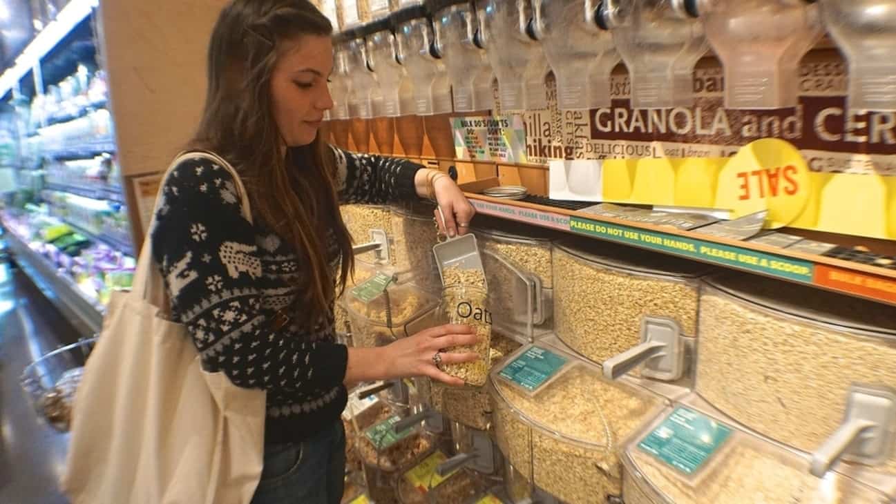 Some Shopping Mistakes That Are Costing Extra Money On Food