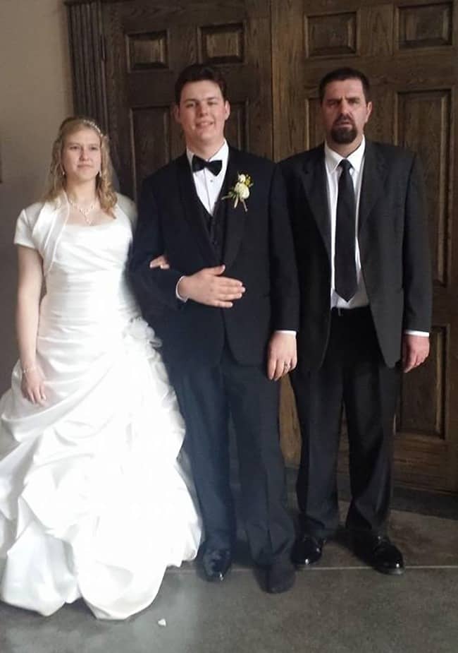 24 Times Photographer Captured Hilarious Wedding Photographs