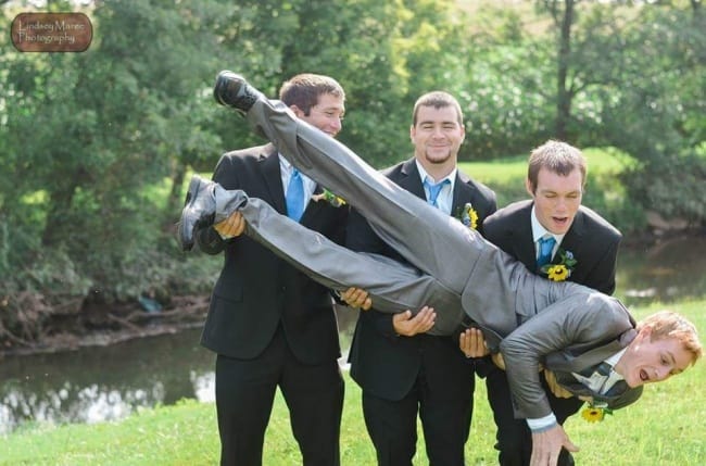 24 Times Photographer Captured Hilarious Wedding Photographs