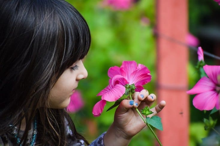 7 Signs That A Deceased Loved One May Still Be Nearby