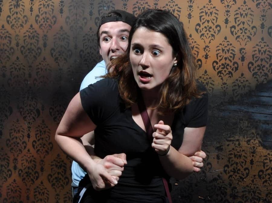 Pictures of extreme people at scary house