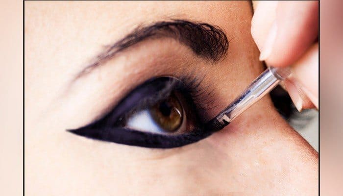 7 Eyeliner Mistakes one should avoid
