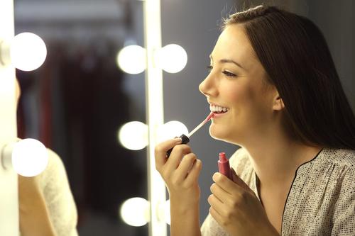 Check Some Makeup Hacks To Maximize The Beauty Of Your Face