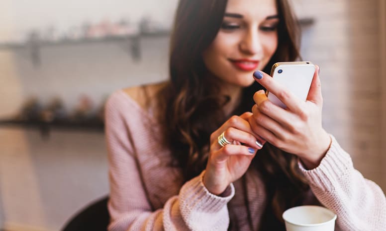 signs that a girl likes you