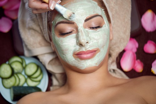 5 brilliant anti-aging skin remedies that will make you look younger.