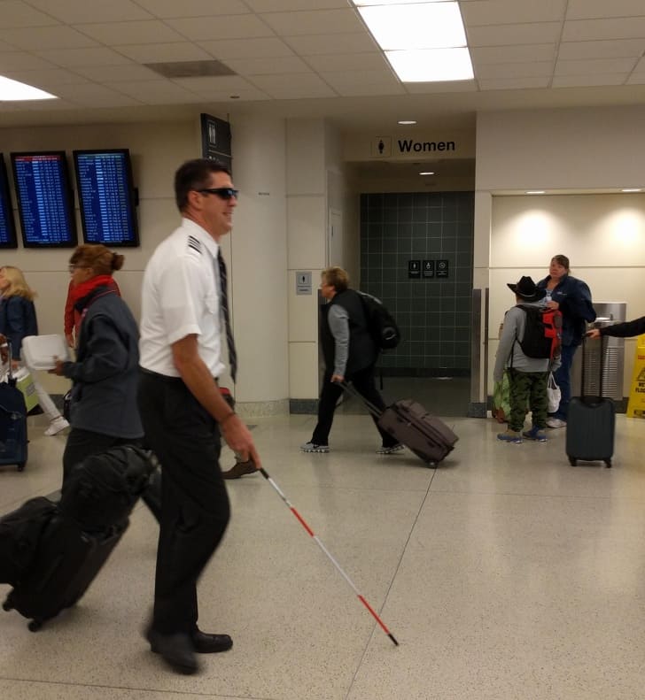 Some Unexpected Airport Sightings That May Make You Chuckle