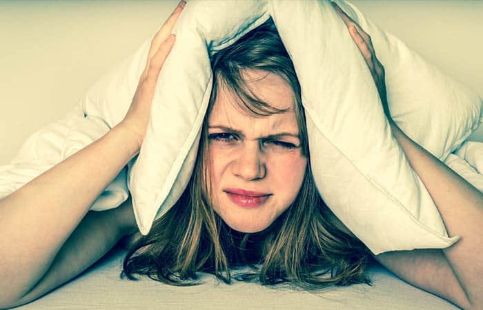 Why do you wake up in the middle of the night explained