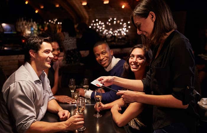 Dining etiquette rules for dining at a restaurant