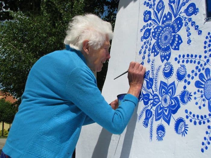 Czech grandma artist Agnes Kasparkova