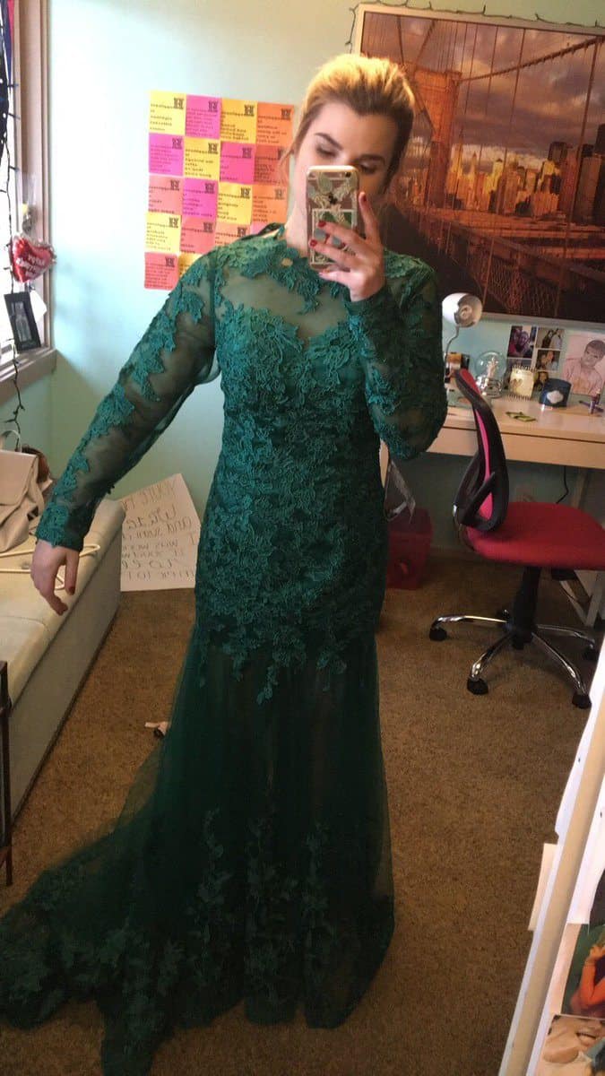 15 worst outfits chosen for special occasions