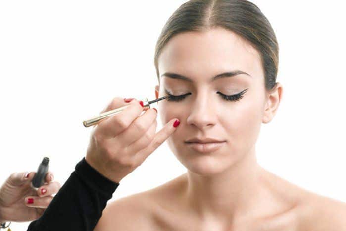 How to apply eyeliner perfectly