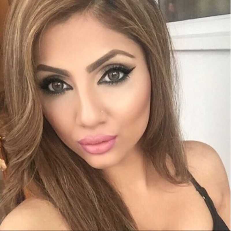 She Used To Take 50 Selfies In Day, Checkout What Happened