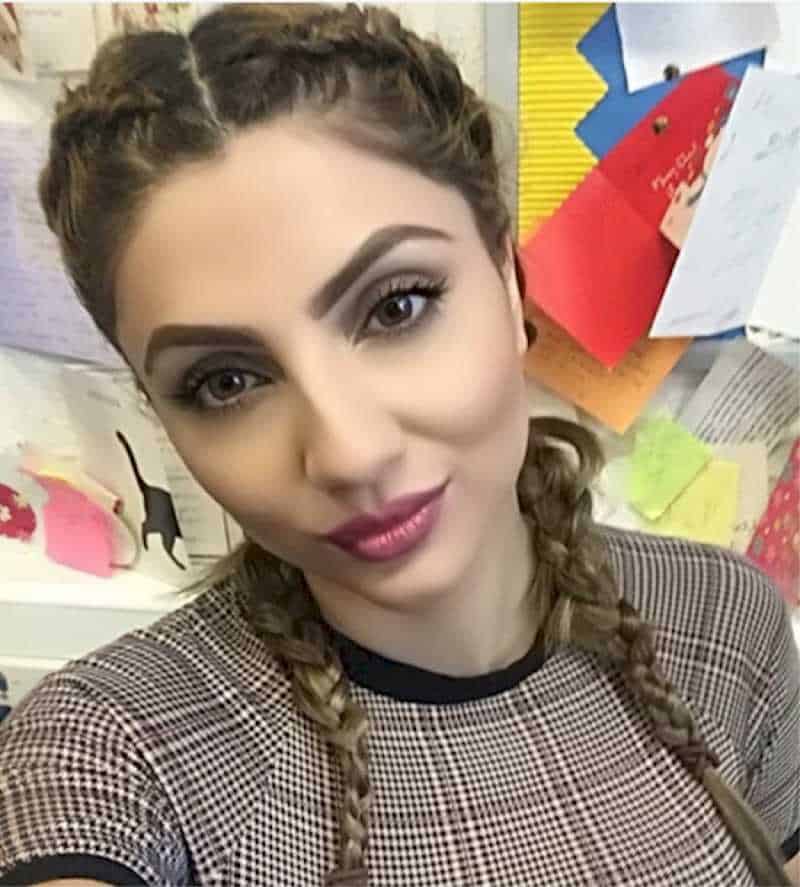 She Used To Take 50 Selfies In Day, Checkout What Happened