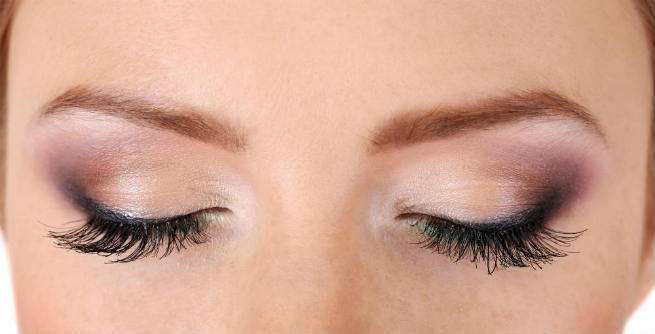 Best way to dye your eyebrows naturally using henna