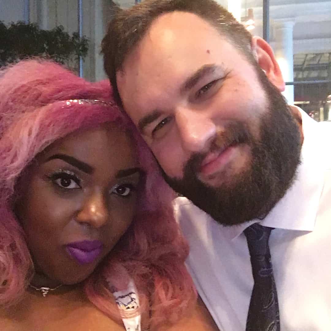 Amina Mucciolo the lady who loves colors and is living a life full of colors