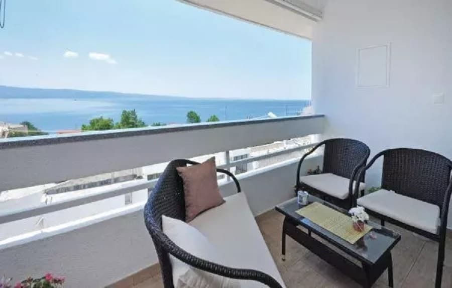 15 Apartments that cost around $1000 per month