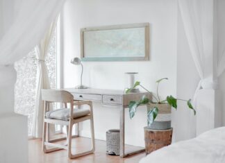 Maximalism and Minimalism: An Introduction