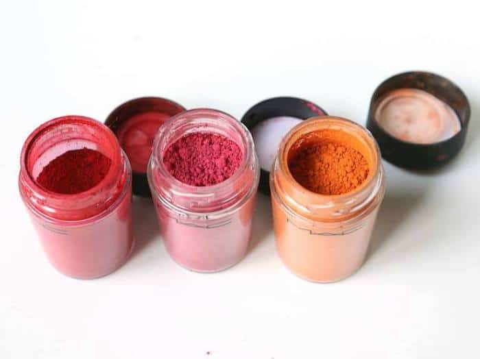 give a fresh look to the tired eyes