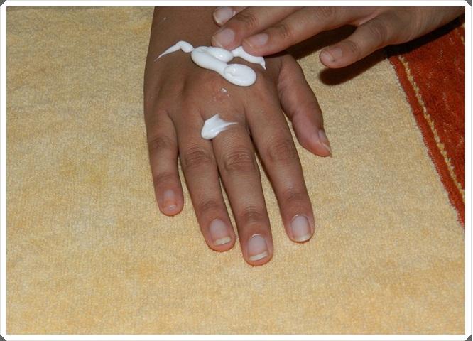 mosturizer on hands