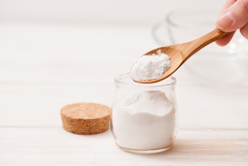 Baking soda shampoo