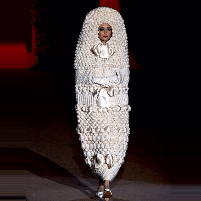 15 worst outfits chosen for special occasions