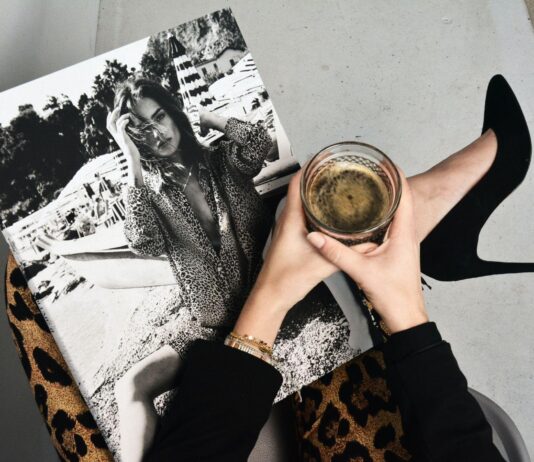 Here’s How to Choose Fashionable Women Clothing
