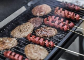 A Guide to Planning the Perfect Outdoor Kitchen – Everything You Need to Know Steaks and Skewered Sausages on Grill