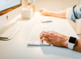 3 Ways Content Has Been Changing in 2022 person using iMac