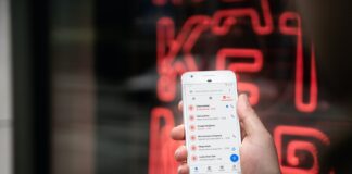 person holding white samsung galaxys 4