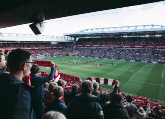 Live Football Betting – A Comprehensive Guide People Watching Soccer Game