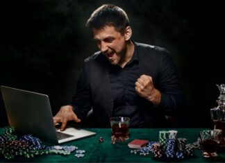 Reading Poker Tells in Online Games